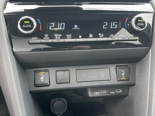 Toyota Yaris Cross 1.5 Hybrid 130 Launch Edition | Navigatie | Stoel- + stuurverwarming | Elektrische achterklep | H... ActivLease financial lease