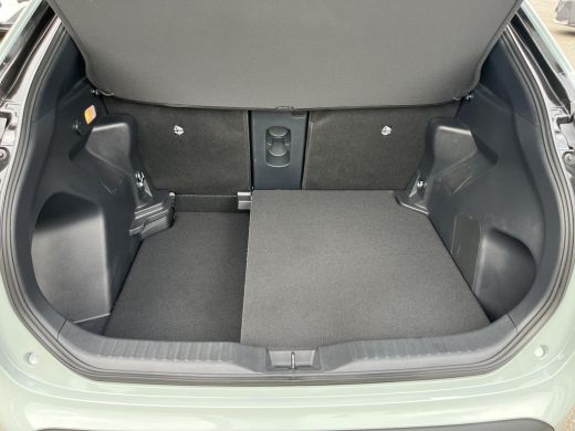 Toyota Yaris Cross 1.5 Hybrid 130 Launch Edition | Navigatie | Stoel- + stuurverwarming | Elektrische achterklep | H... ActivLease financial lease