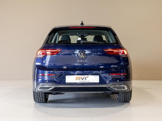 Volkswagen Golf 1.5 eTSI R-Line Business+ 150pk / Dodehoek detectie / Elektrisch verstelbare stoelen met geheugen... ActivLease financial lease