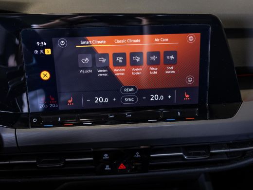 Volkswagen Golf 1.5 eTSI R-Line Business+ 150pk / Dodehoek detectie / Elektrisch verstelbare stoelen met geheugen... ActivLease financial lease