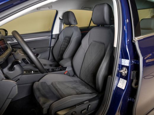 Volkswagen Golf 1.5 eTSI R-Line Business+ 150pk / Dodehoek detectie / Elektrisch verstelbare stoelen met geheugen... ActivLease financial lease