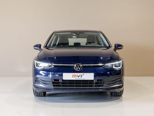 Volkswagen Golf 1.5 eTSI R-Line Business+ 150pk / Dodehoek detectie / Elektrisch verstelbare stoelen met geheugen... ActivLease financial lease