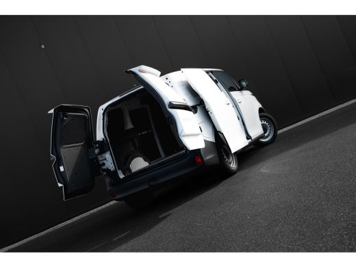 Volkswagen ID. Buzz Cargo Cargo 79 kWh | 286 pk | Trekhaak | Achterdeuren | App Connect | Camera | Bijrijdersbank | Adaptiv... ActivLease financial lease