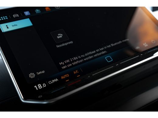 Volkswagen ID. Buzz Cargo Cargo 79 kWh | 286 pk | Trekhaak | Achterdeuren | App Connect | Camera | Bijrijdersbank | Adaptiv... ActivLease financial lease