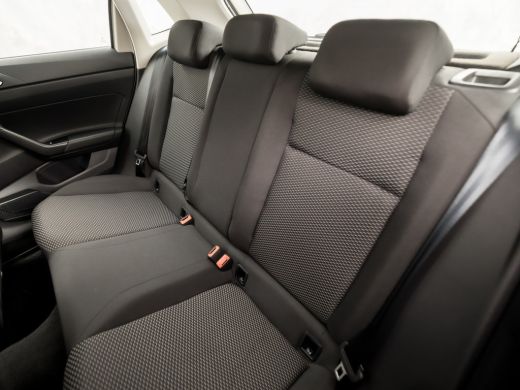 Volkswagen Polo 1.0 Sportline (VIRTUAL COCKPIT, APPLE CARPLAY, CRUISE, SPORTSTOELEN, LANE ASSIST, NIEUWE APK, NIE... ActivLease financial lease