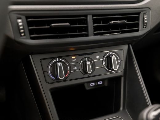 Volkswagen Polo 1.0 Sportline (VIRTUAL COCKPIT, APPLE CARPLAY, CRUISE, SPORTSTOELEN, LANE ASSIST, NIEUWE APK, NIE... ActivLease financial lease