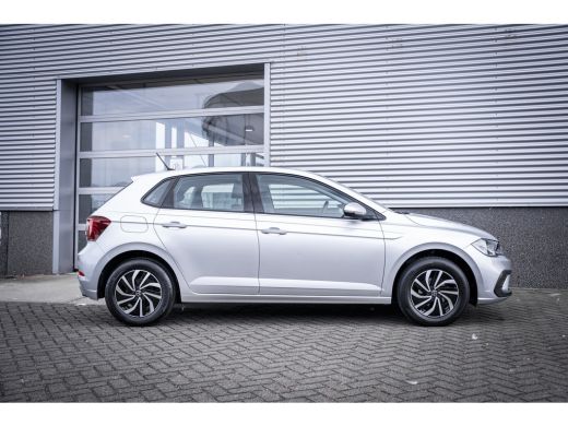 Volkswagen Polo 1.0 TSI Life | Airco | Lichtmetalen velgen 15" | Parkeersensoren voor en achter ActivLease financial lease