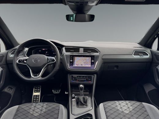 Volkswagen Tiguan 1.4 245pk TSI eHybrid R-Line Business+ Panoramaschuif-kanteldak | Achteruitrijcamera | Vaste trek... ActivLease financial lease