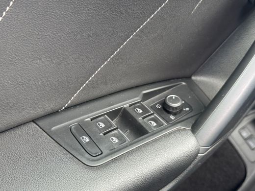 Volkswagen Tiguan 1.4 245pk TSI eHybrid R-Line Business+ Panoramaschuif-kanteldak | Achteruitrijcamera | Vaste trek... ActivLease financial lease