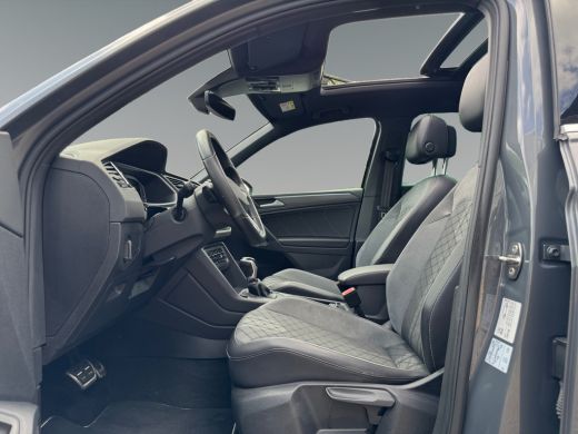 Volkswagen Tiguan 1.4 245pk TSI eHybrid R-Line Business+ Panoramaschuif-kanteldak | Achteruitrijcamera | Vaste trek... ActivLease financial lease