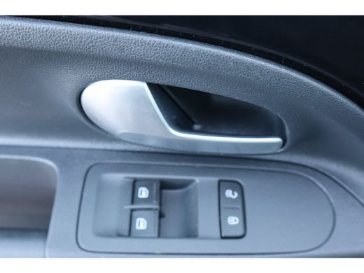 Volkswagen up! 1.0 65PK CAMERA|SENSOREN | Achteruitrij camera | Airco | Cruise Control ActivLease financial lease