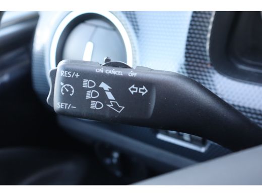 Volkswagen up! 1.0 65PK CAMERA|SENSOREN | Achteruitrij camera | Airco | Cruise Control ActivLease financial lease