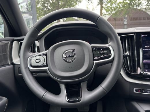 Volvo  XC60 2.0 T6 Plug-in hybrid AWD Plus Black Edition 360 CAMERA | PANO | PREMIUM AUDIO | ELEK. STOELEN | ... ActivLease financial lease