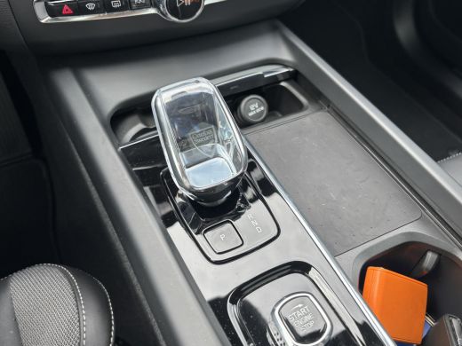 Volvo  XC60 2.0 T6 Plug-in hybrid AWD Plus Black Edition 360 CAMERA | PANO | PREMIUM AUDIO | ELEK. STOELEN | ... ActivLease financial lease