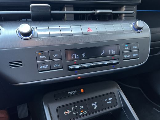 Hyundai Kona Comfort Smart 65.4 kWh | Camera | Carplay draadloos | Climate control | Adaptive cruise control |... ActivLease financial lease