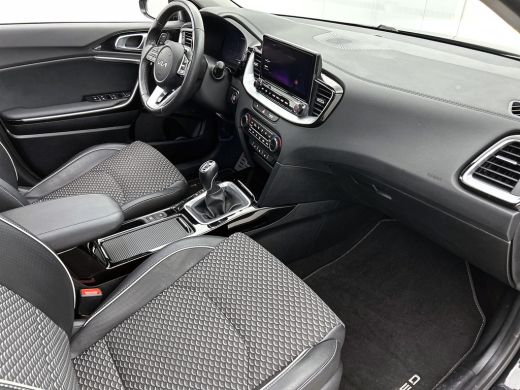 Kia Ceed Sportswagon 1.0 T-GDi 120PK ExecutiveLine / Panorama-schuifdak / JBL sound / Navigatie / Airco-ecc./ Pdc+Came... ActivLease financial lease