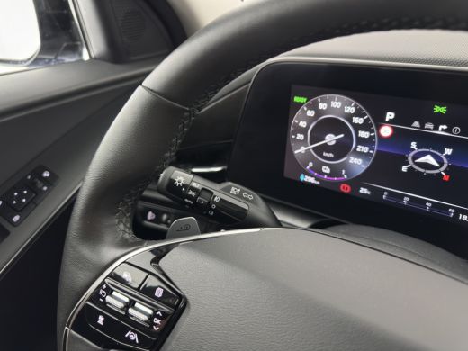 Kia Niro EV DynamicLine 64.8 kWh [3-Fase-11kW] {SoH-96%} (INCL-BTW) Aut. *LEATHER-FABRIC | ADAPTIVE-CRUISE | ... ActivLease financial lease