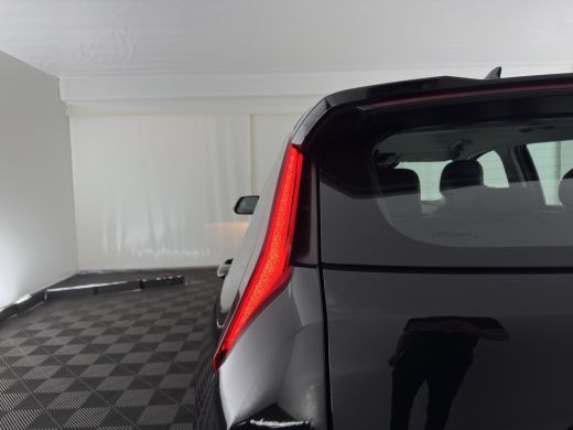 Kia Niro EV DynamicLine 64.8 kWh [3-Fase-11kW] {SoH-96%} (INCL-BTW) Aut. *LEATHER-FABRIC | ADAPTIVE-CRUISE | ... ActivLease financial lease