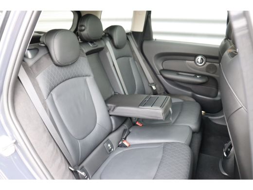 Mini Clubman 2.0 COOPER S 192PK JOHN COOPER WORKS AUTOMAAT / NAVI / LEDER / CLIMA / LED / PDC / 18" LMV / CAME... ActivLease financial lease