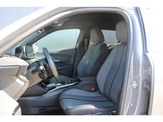 Peugeot 2008 1.2 Hybrid 136 Allure | Navi | Keyless entry | Camera V+A | LMV | Ad. Cruise control | DAB | ActivLease financial lease