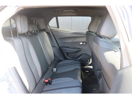 Peugeot 2008 1.2 Hybrid 136 Allure | Navi | Keyless entry | Camera V+A | LMV | Ad. Cruise control | DAB | ActivLease financial lease