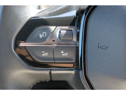 Peugeot 2008 1.2 Hybrid 136 Allure | Navi | Keyless entry | Camera V+A | LMV | Ad. Cruise control | DAB | ActivLease financial lease