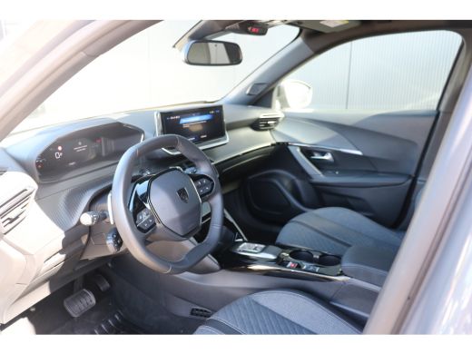 Peugeot 2008 1.2 Hybrid 136 Allure | Navi | Keyless entry | Camera V+A | LMV | Ad. Cruise control | DAB | ActivLease financial lease