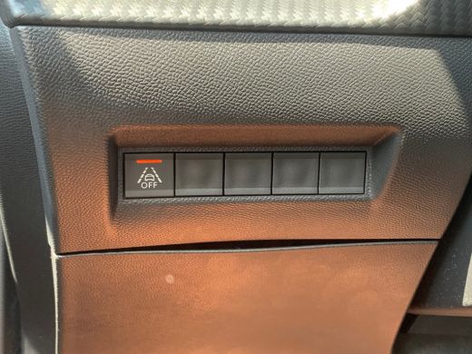 Peugeot 2008 1.2 PureTech GT Airco | Camera | Cruise Control | DAB | Focal-Audio | Keyless | Pano | LED | LMV ... ActivLease financial lease
