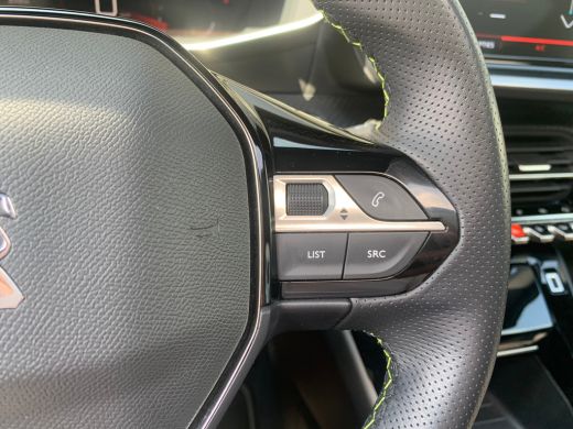Peugeot 2008 1.2 PureTech GT Airco | Camera | Cruise Control | DAB | Focal-Audio | Keyless | Pano | LED | LMV ... ActivLease financial lease