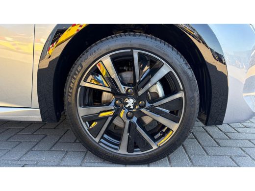 Peugeot 208 1.2 PURETECH 100PK GT PACK / NAVI / LEDER / CLIMA / PDC / 17" LMV / CAMERA / KEYLESS / CRUISECONT... ActivLease financial lease