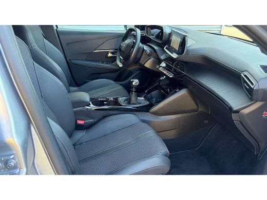 Peugeot 208 1.2 PURETECH 100PK GT PACK / NAVI / LEDER / CLIMA / PDC / 17" LMV / CAMERA / KEYLESS / CRUISECONT... ActivLease financial lease