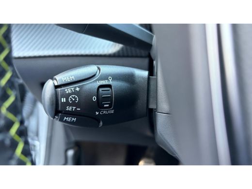 Peugeot 208 1.2 PURETECH 100PK GT PACK / NAVI / LEDER / CLIMA / PDC / 17" LMV / CAMERA / KEYLESS / CRUISECONT... ActivLease financial lease