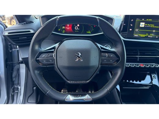 Peugeot 208 1.2 PURETECH 100PK GT PACK / NAVI / LEDER / CLIMA / PDC / 17" LMV / CAMERA / KEYLESS / CRUISECONT... ActivLease financial lease