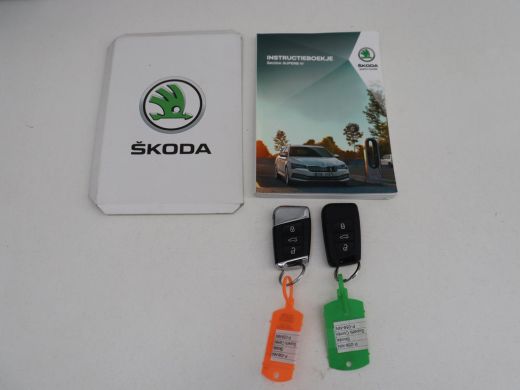 Skoda Superb Combi 1.4 TSI iV Business Edition Plus | SOH 93,2% | Camera | Cruise control | Navigatie | DAB+ |... ActivLease financial lease