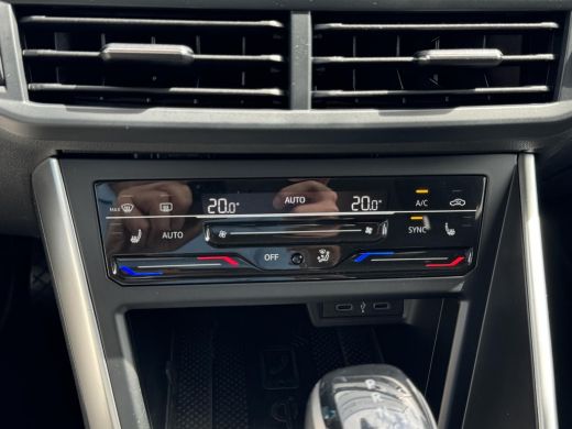 Volkswagen Polo 1.0 TSI Life Business NL-AUTO | NAVI | LED| STOELVERWARMING ActivLease financial lease