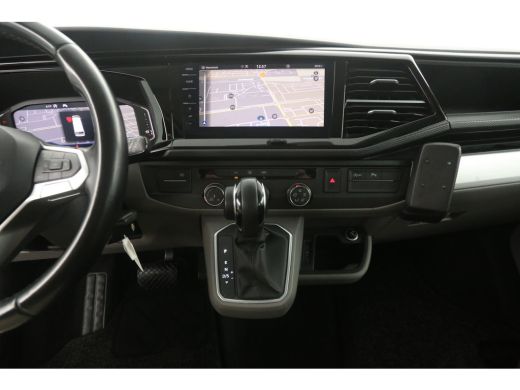 Volkswagen Transporter 2.0 TDI L2H1 Bulli Highline Exclusive | Dubbele Cabine | Automaat | Airco | Camera | Virtual | Cr... ActivLease financial lease