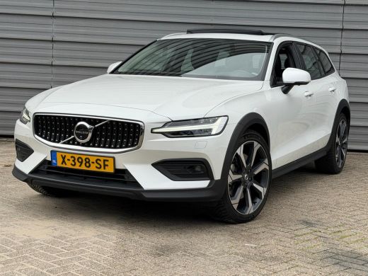 Volvo  V60 Cross Country B5 Ultimate Pano-dak | Parkeerverw.| B&W | Trekh. | Nappa massage/ventilatie | 20" ActivLease financial lease