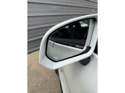 Volvo  V60 Cross Country B5 Ultimate Pano-dak | Parkeerverw.| B&W | Trekh. | Nappa massage/ventilatie | 20" ActivLease financial lease