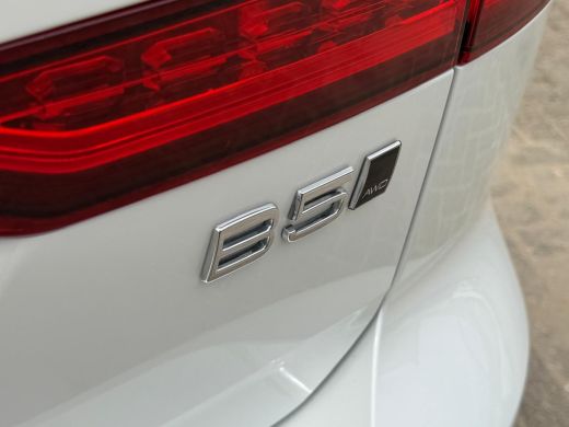 Volvo  V60 Cross Country B5 Ultimate Pano-dak | Parkeerverw.| B&W | Trekh. | Nappa massage/ventilatie | 20" ActivLease financial lease