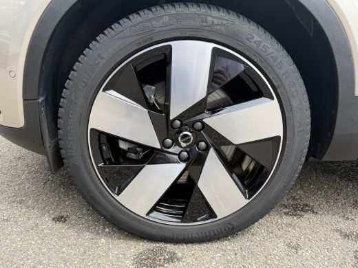 Volvo  XC40 1.5 T4 Plug-in hybrid Plus Bright VOLVO DEALER ONDERHOUDEN | PANO| 360 CAMERA| HARMAN KARDON| STO... ActivLease financial lease