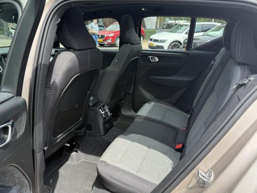Volvo  XC40 1.5 T4 Plug-in hybrid Plus Bright VOLVO DEALER ONDERHOUDEN | PANO| 360 CAMERA| HARMAN KARDON| STO... ActivLease financial lease