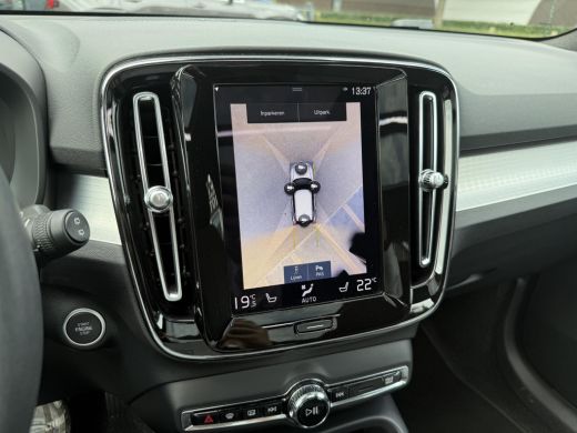 Volvo  XC40 1.5 T4 Plug-in hybrid Plus Bright VOLVO DEALER ONDERHOUDEN | PANO| 360 CAMERA| HARMAN KARDON| STO... ActivLease financial lease