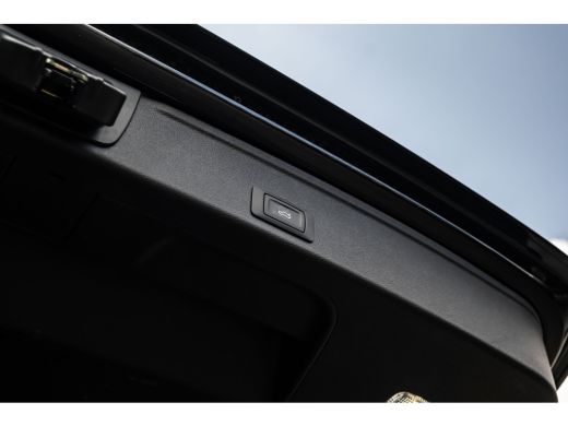 Audi A4 Avant 35 TFSI S edition Competition 150PK | Stoelverw. voor | Parkeer hulp voor & achter | Sfeerv... ActivLease financial lease