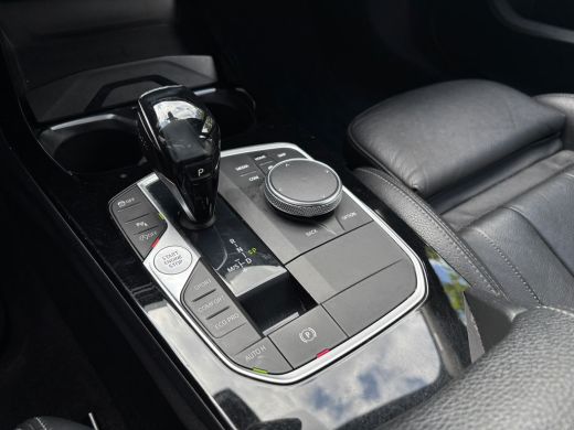 BMW 1 Serie 118i Executive Edition | M Pakket | Leer | Apple Carplay | Sfeerverlichting | Parkeersensoren ActivLease financial lease