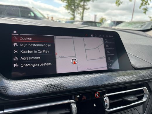 BMW 1 Serie 118i Executive Edition | M Pakket | Leer | Apple Carplay | Sfeerverlichting | Parkeersensoren ActivLease financial lease