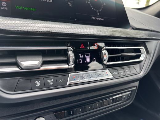BMW 1 Serie 118i Executive Edition | M Pakket | Leer | Apple Carplay | Sfeerverlichting | Parkeersensoren ActivLease financial lease
