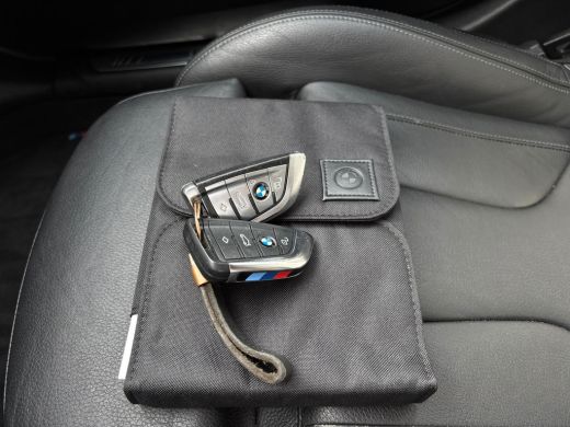 BMW 1 Serie 118i Executive Edition | M Pakket | Leer | Apple Carplay | Sfeerverlichting | Parkeersensoren ActivLease financial lease