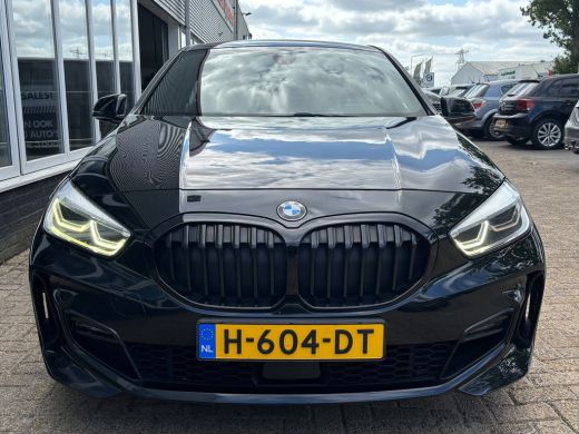 BMW 1 Serie 118i Executive Edition | M Pakket | Leer | Apple Carplay | Sfeerverlichting | Parkeersensoren ActivLease financial lease