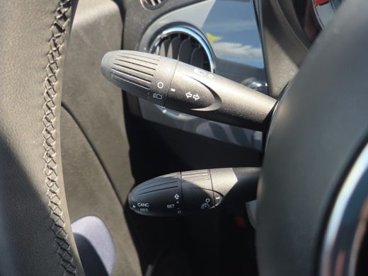 Fiat 500 1.0 Hybrid Full map navigatie | Carplay/android auto | Parkeersensoren | DAB | Airco | Lm velgen | ActivLease financial lease