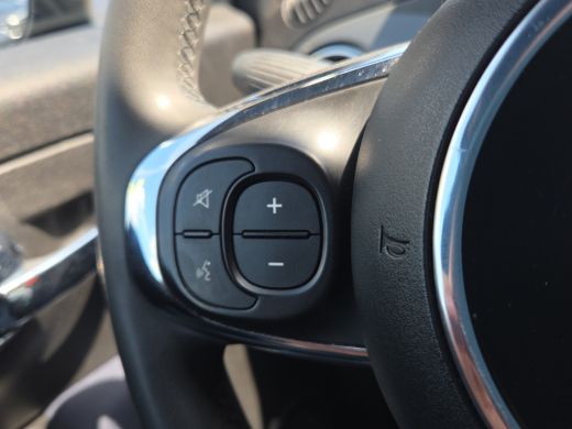 Fiat 500 1.0 Hybrid Full map navigatie | Carplay/android auto | Parkeersensoren | DAB | Airco | Lm velgen | ActivLease financial lease